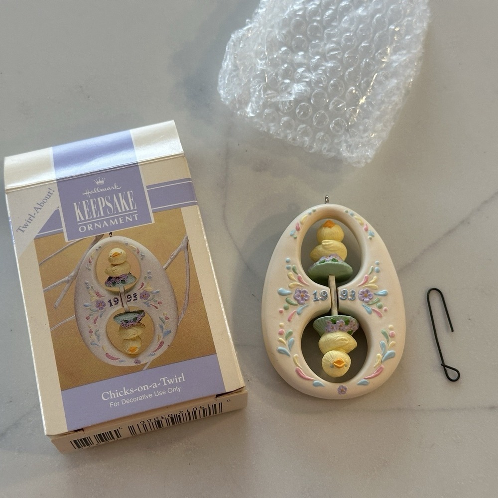 VTG Hallmark Keepsake Easter Ornament 1993 Chicks on a Twirl w/ Box Christmas